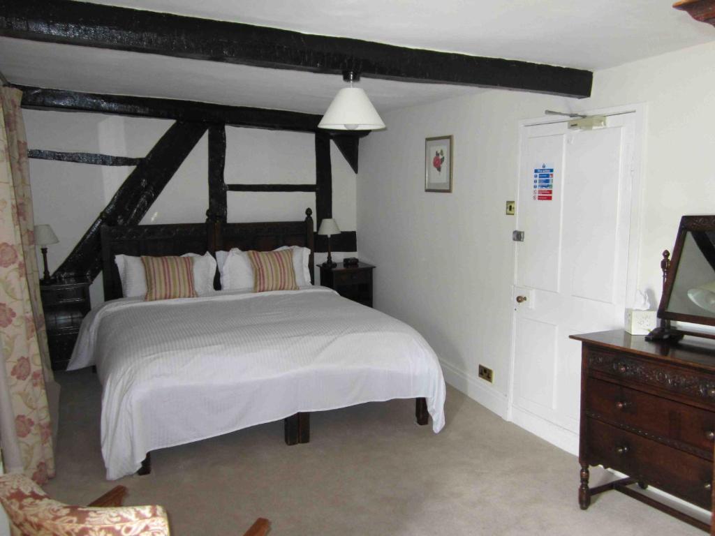 The Three Cocks Coaching Inn Glasbury Pokoj fotografie